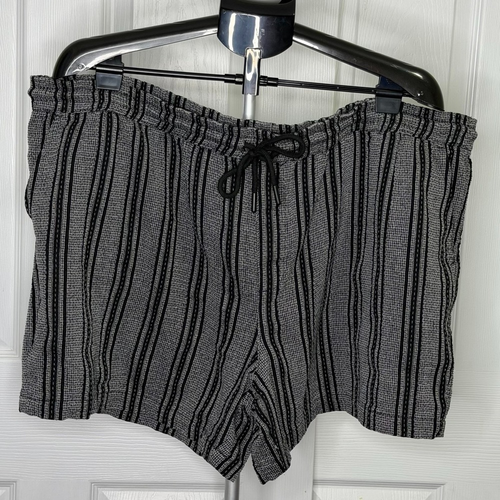 No Boundaries Mens 2XL 44-46 Black Gray Striped Drawstring Shorts Cotton Blend